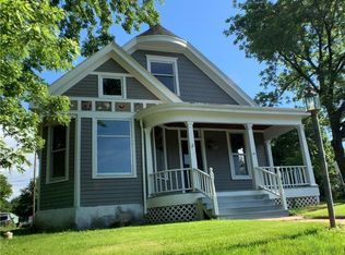 1307 Division St, Atchison, KS 66002