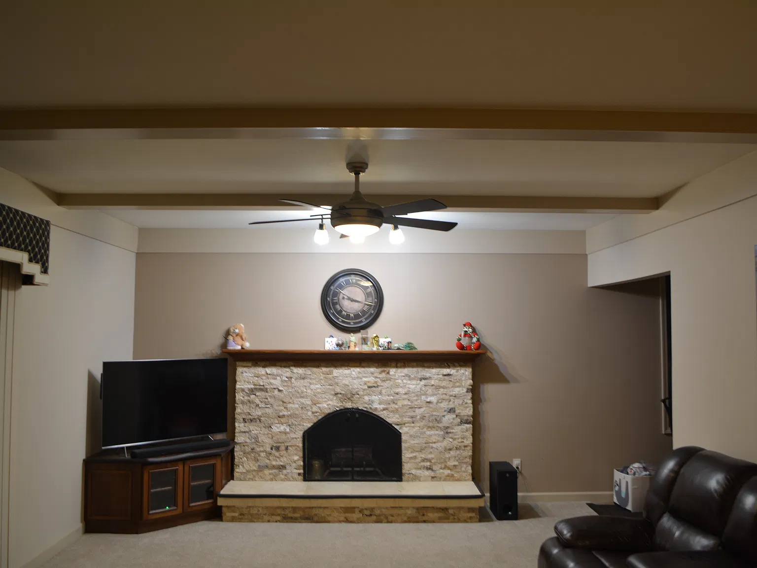 4 bed, 2.5 bath, 2002 sqft, $3,200 — Photo 4