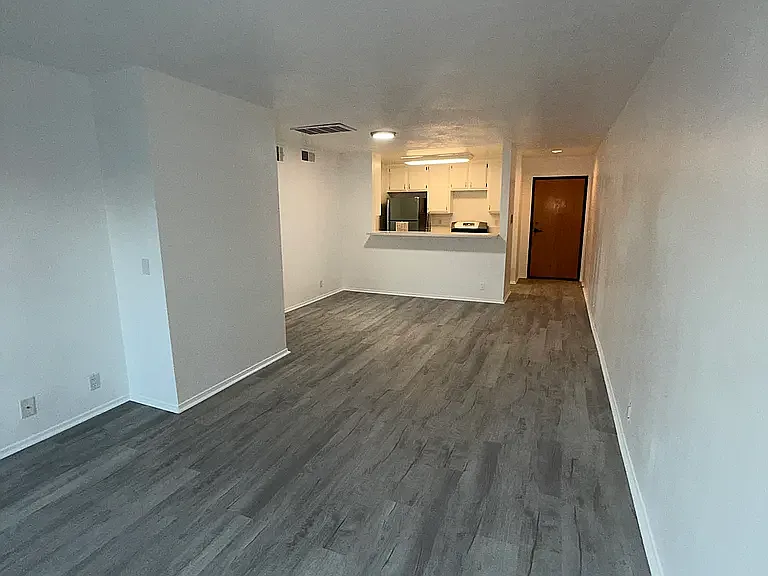 4434 Fulton Ave #206