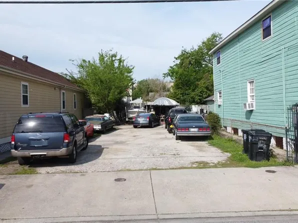 1124 Touro St, New Orleans, LA 70116