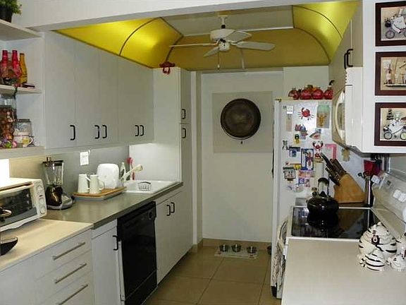 4th image of 18181 NE 31st Ct APT 705