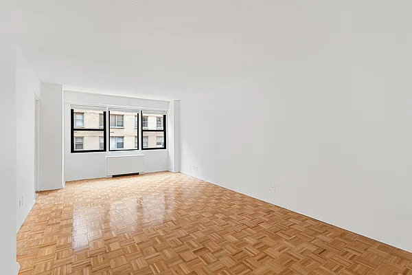 Rented by Sotheby's International Realty | media 8