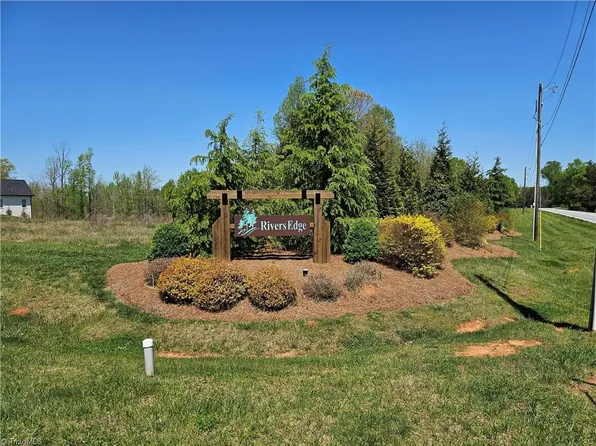 2514 Rivers Edge Rd #8, Summerfield, NC 27358