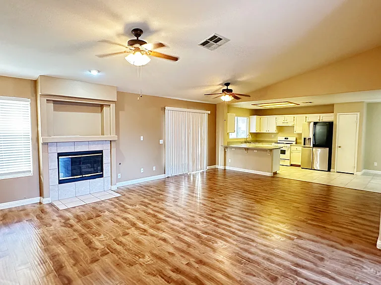 320 Mirasol Way — Photo 2