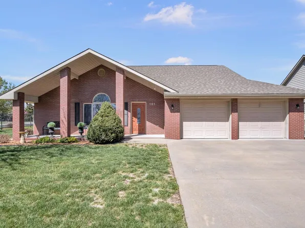 101 Kingsway, Hesston, KS 67062