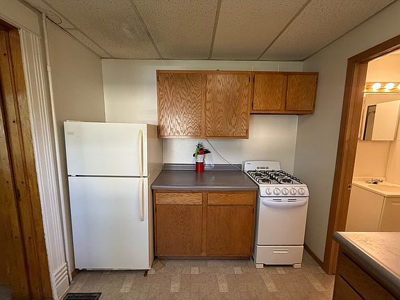 4th image of 405 3rd Ave SE #2
