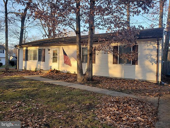 2nd image of 186 Daniels Ave