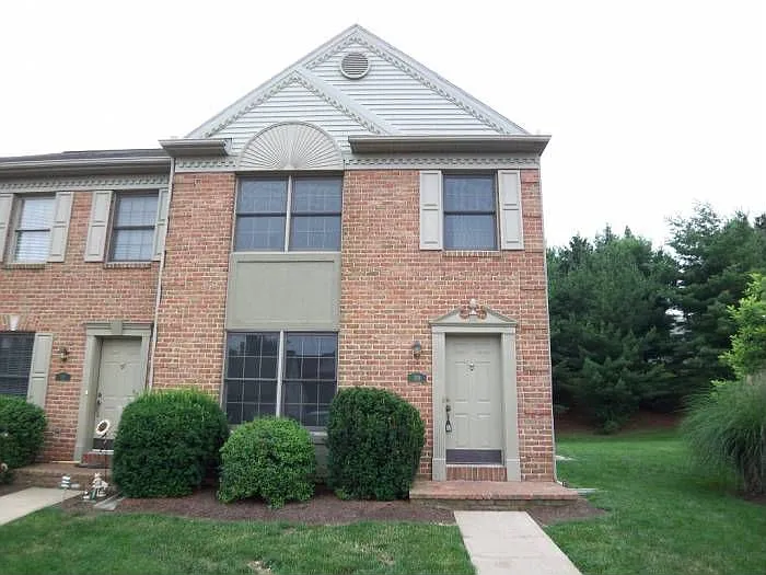 129 Cobblestone Ln photo 1