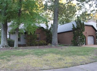 1 Paddock Ln, Hampton, VA 23669