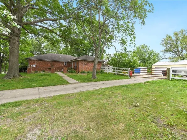 29608 E 65th St, Blue Springs, MO 64014
