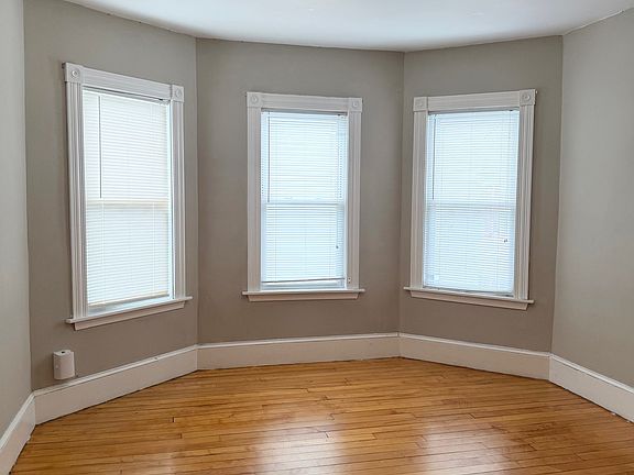 3rd image of 12 Fairmont Pl