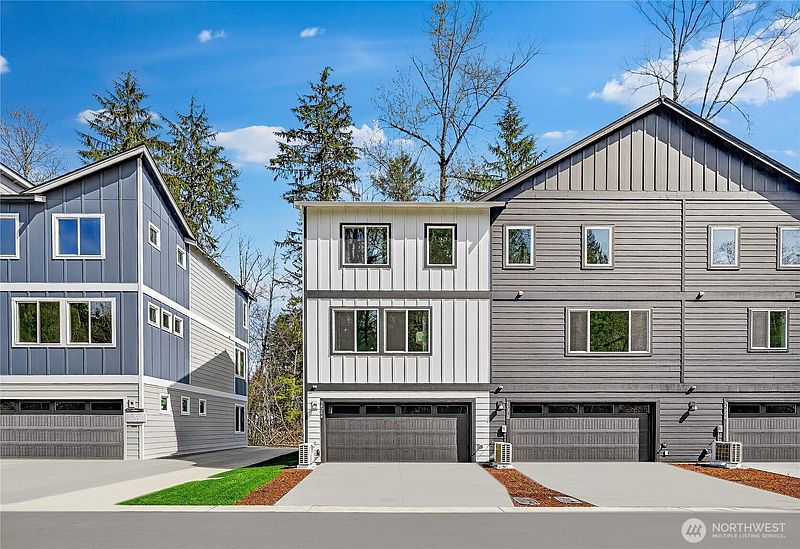 3rd image of 32370 Anchor Avenue SE