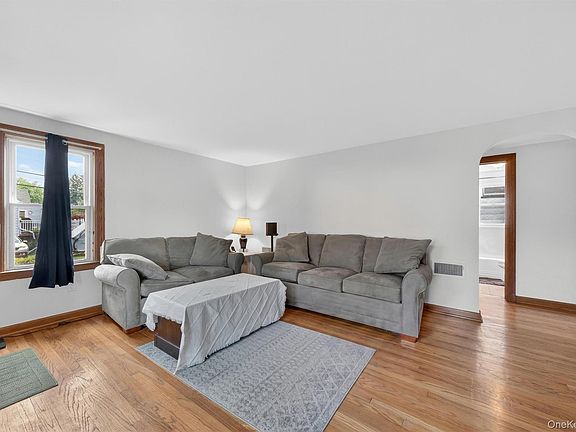 5th image of 32 Merilina Avenue