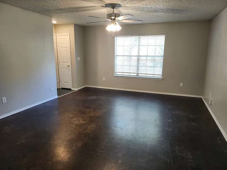 1911 Watts Rd — Photo 5