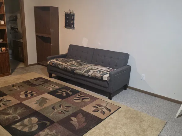 (undisclosed Address), Blue Springs, MO 64015