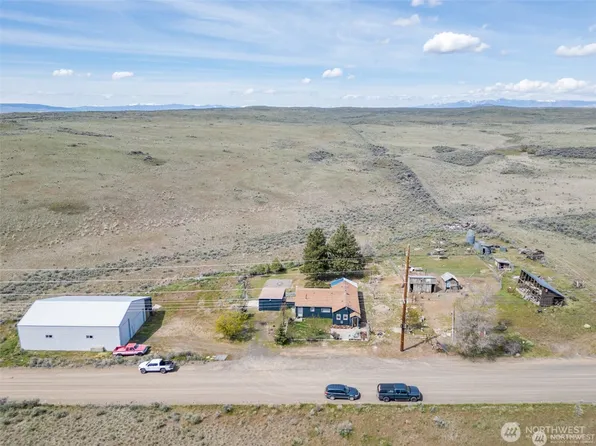 925 NW Road B, Waterville, WA 98858