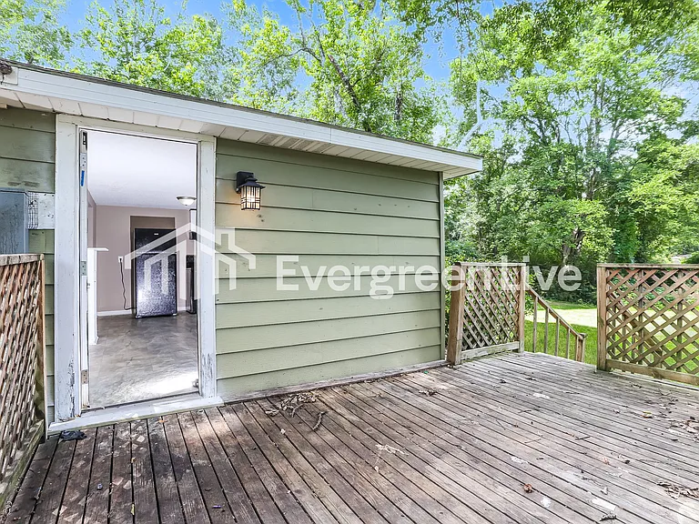 610 Church — Photo 15