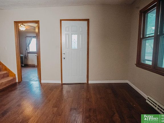 5th image of 825 E Superior St