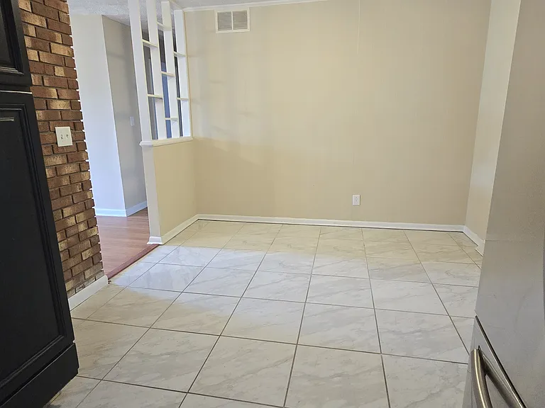 5308 Maryland Dr — Photo 10