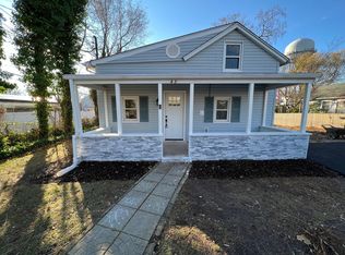 48 Nottingham Ave, Patchogue, NY 11772