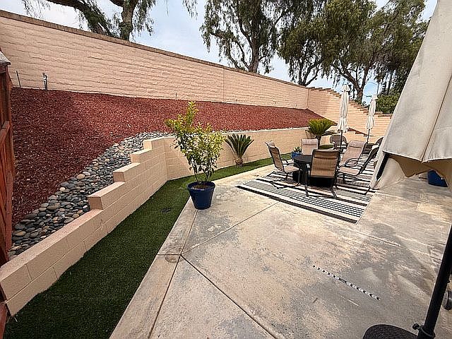 2nd image of 3988 Colina Ct