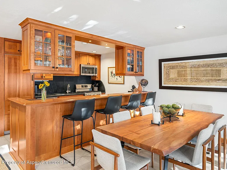 326 W Hopkins Ave — Photo 10