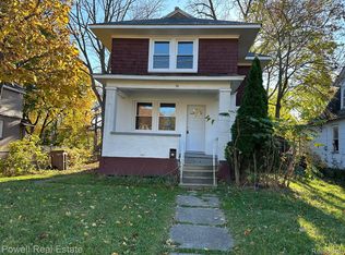 54 Nelson St, Pontiac, MI 48342