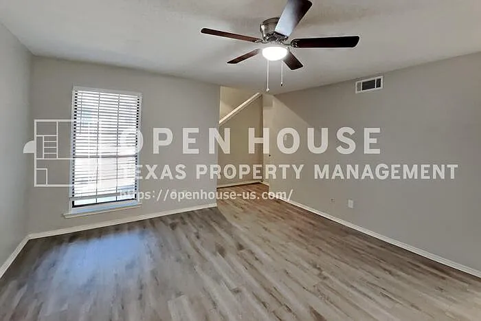 774 Eiffel Dr — Photo 3
