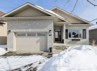 19 Senators Gate Dr, Perth, ON K7H 0B5