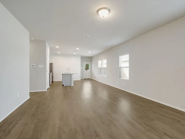3023 Laguna Clfs — Photo 5