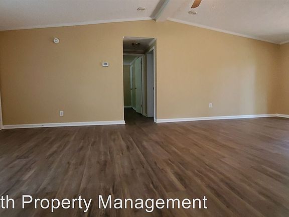 5th image of 121 Cove Ave