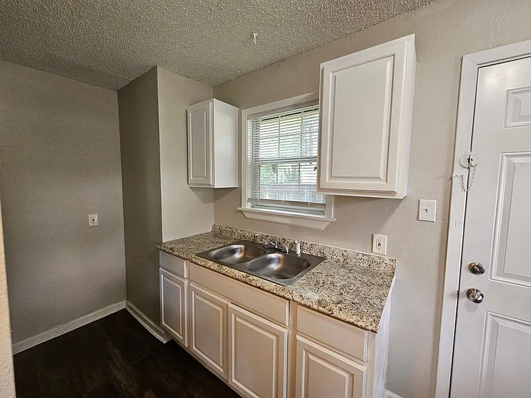 6365 Hollis Ave — Photo 8