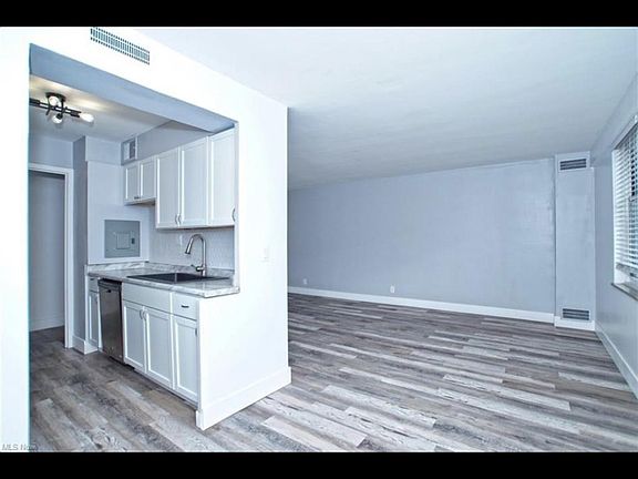 4th image of 11850 Edgewater Dr APT 513