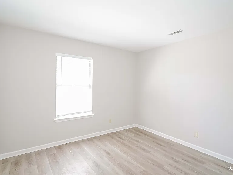 107 Knollwood Ct — Photo 10