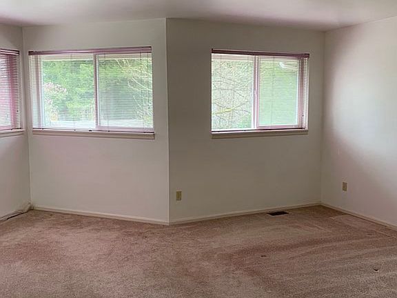 5th image of 13021 Corliss Ave N