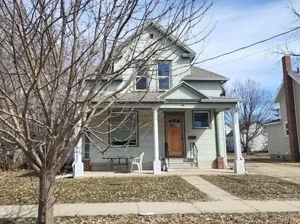 513 11th St SW, Willmar, MN 56201