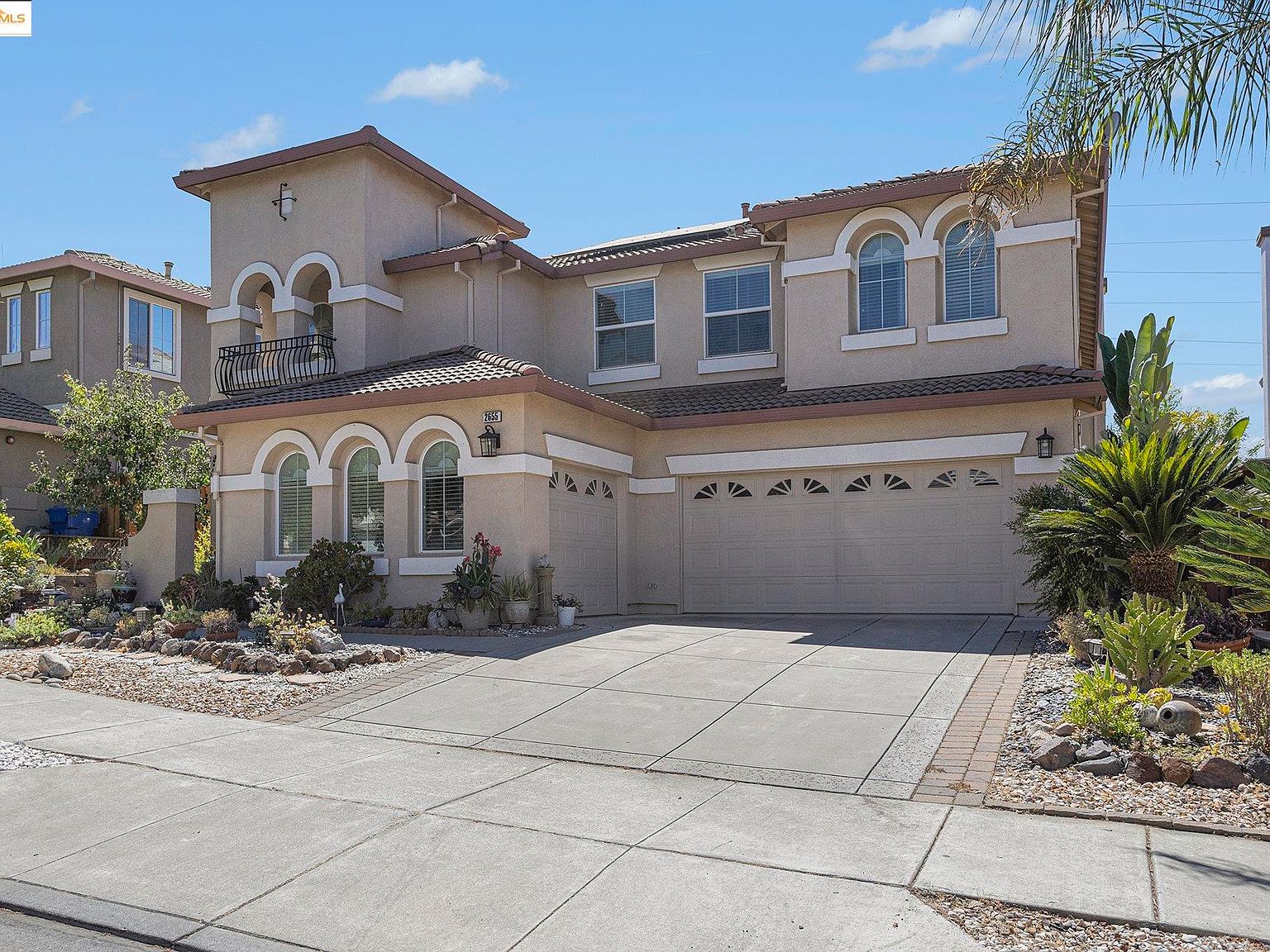 2655 Torrey Pines Dr