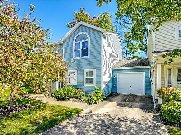 2nd image of 7195 Lexington Ct