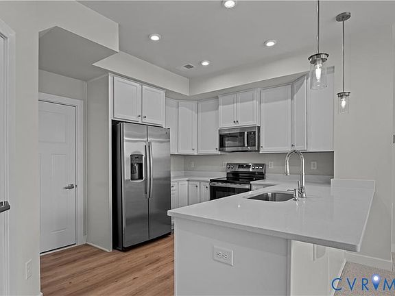 7th image of this home