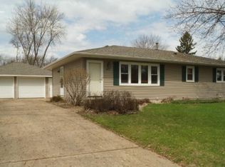 4253 Sandstone Dr, Eagan, MN 55122
