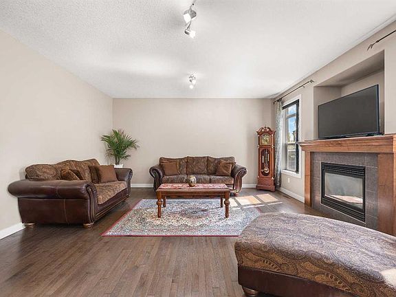 4th image of 162 NE Sherwood Hl NW