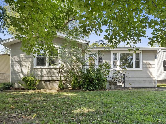 Front view of home