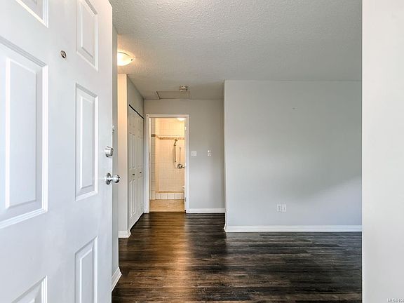 3rd image of 450 Gail Pl #3