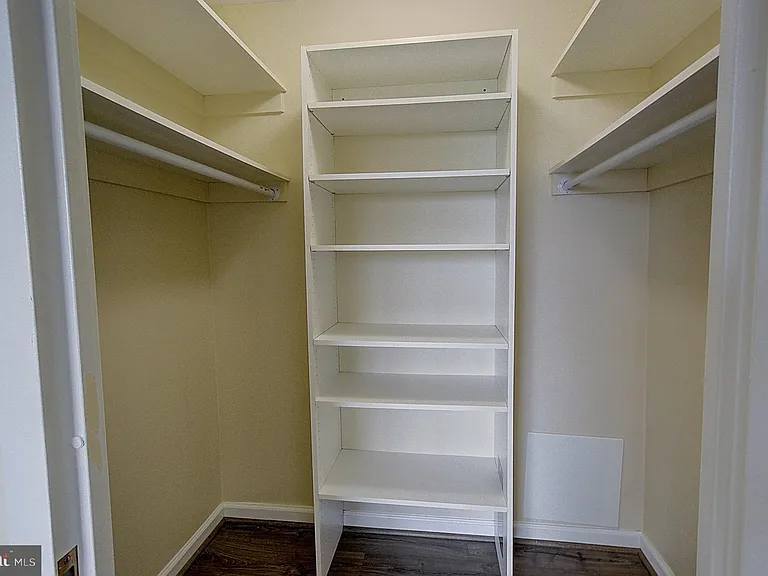 5225 Pooks Hill Rd #1511N — Photo 9