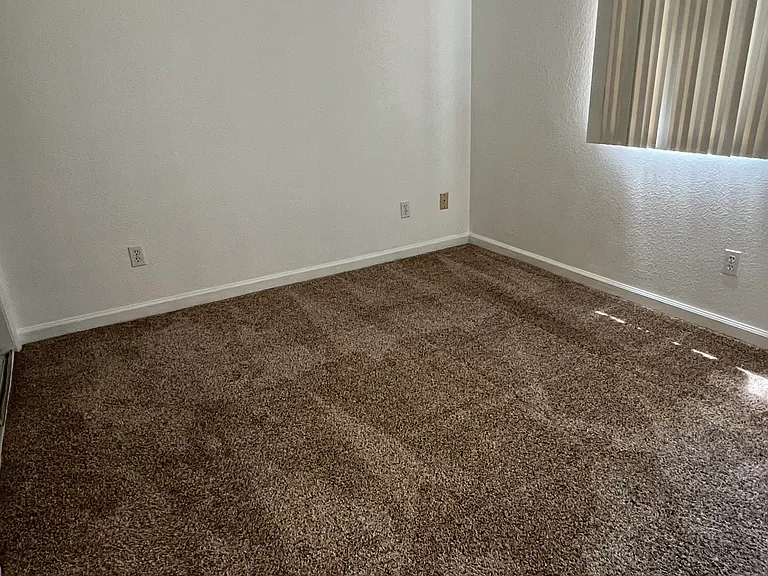 9131 Newhall Dr — Photo 12