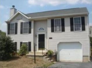 10502 Bear Creek Dr, Hagerstown, MD 21740