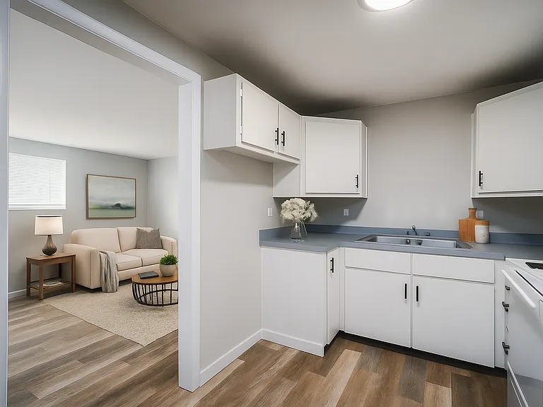 425 E Willamette Ave — Photo 2
