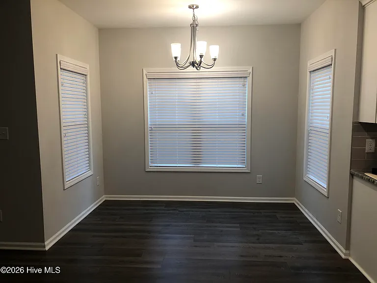 406 Ames St — Photo 6