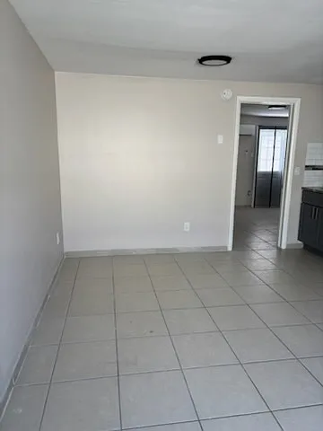 1 bed, 400 sqft, $1,300 — Photo 2