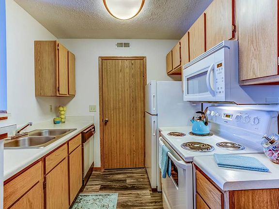 4th image of 4800 Lake Forest Blvd #5-503C